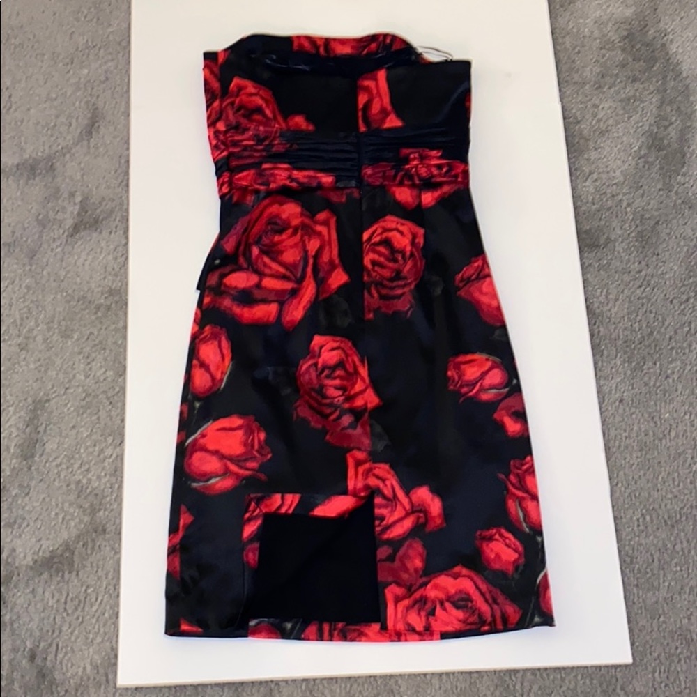 White H Black M red and black formal dress - Picture 2 of 6